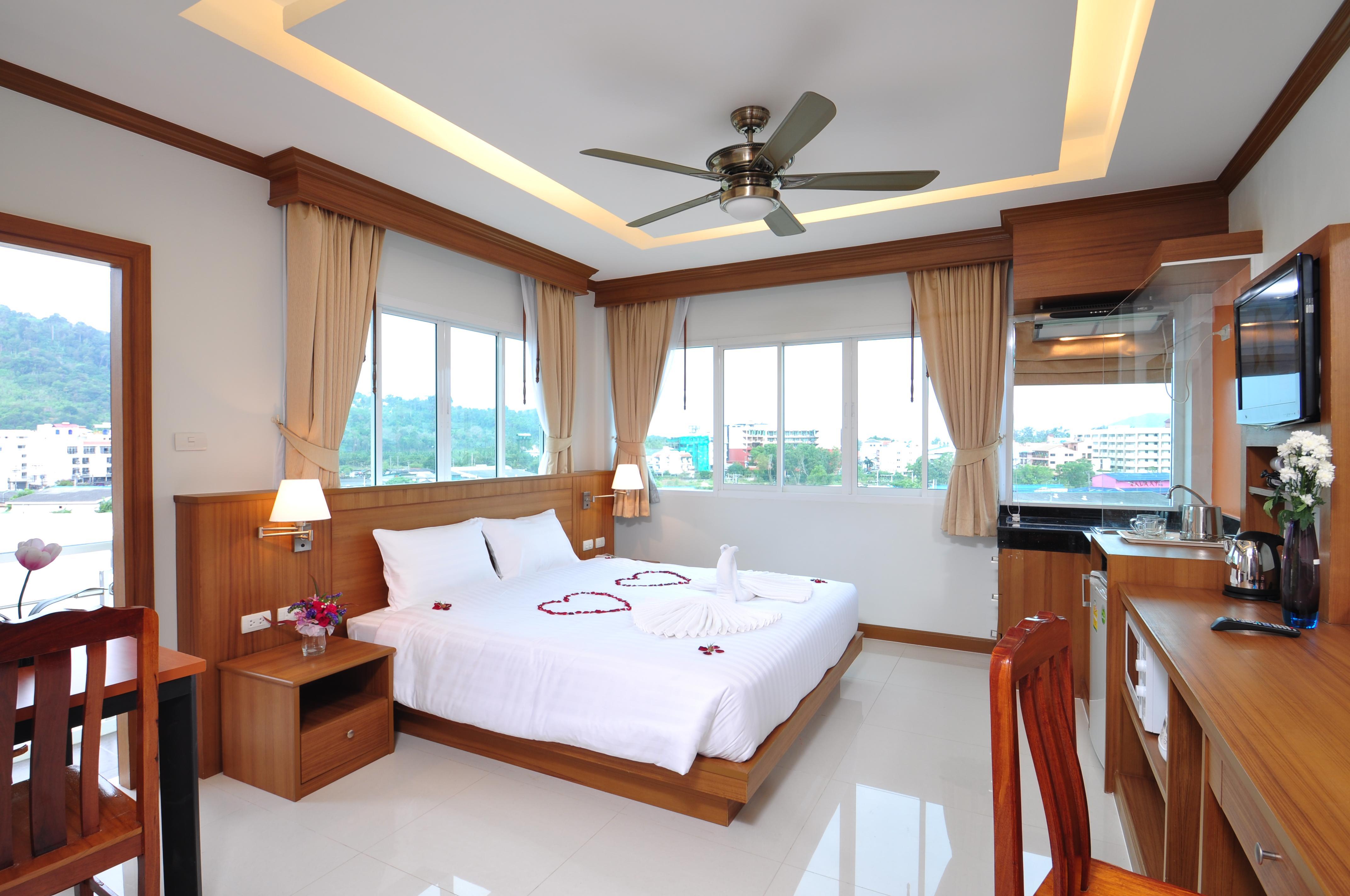Green Harbor Hotel & Service Apartment Patong Extérieur photo