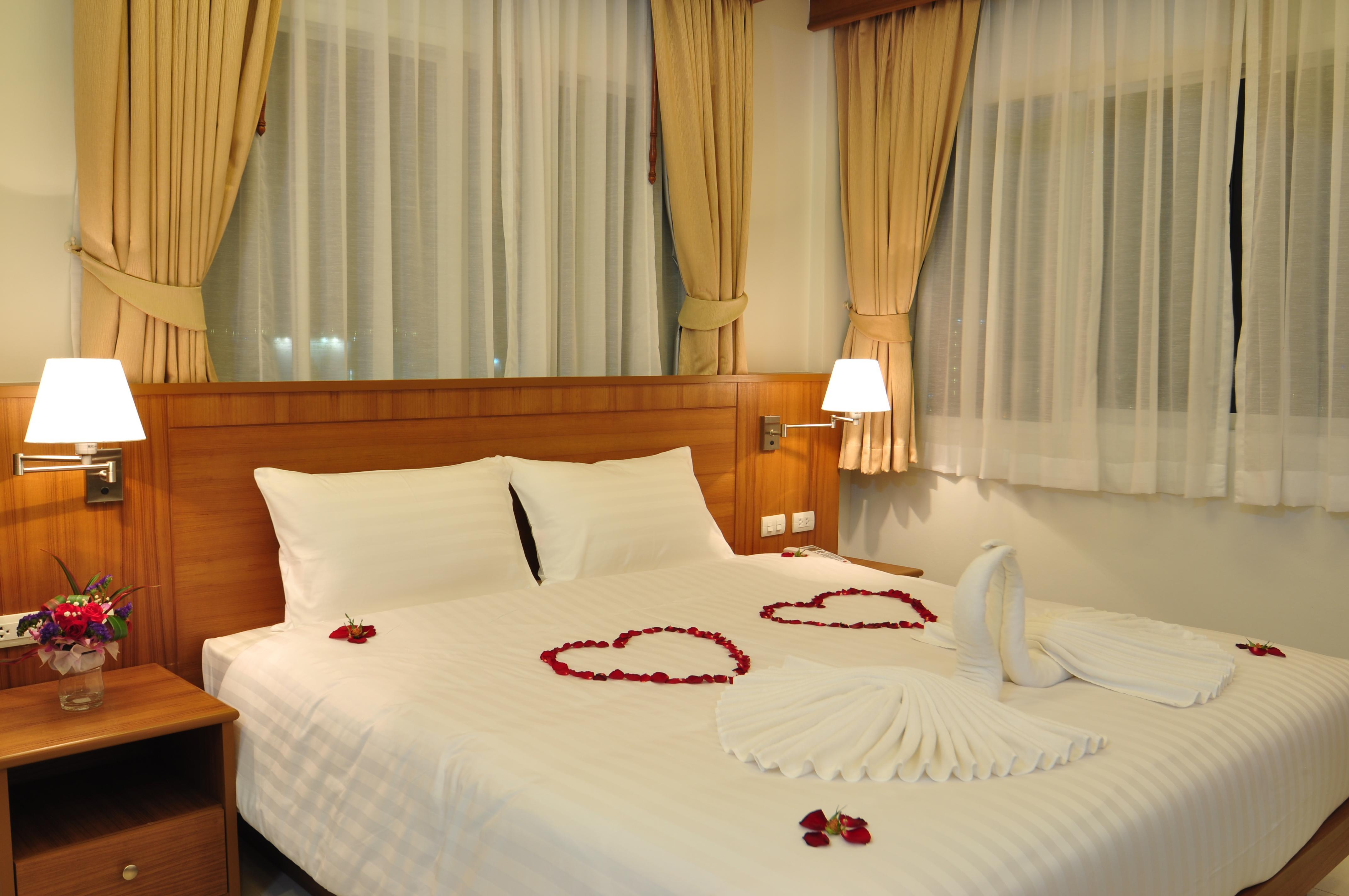 Green Harbor Hotel & Service Apartment Patong Extérieur photo