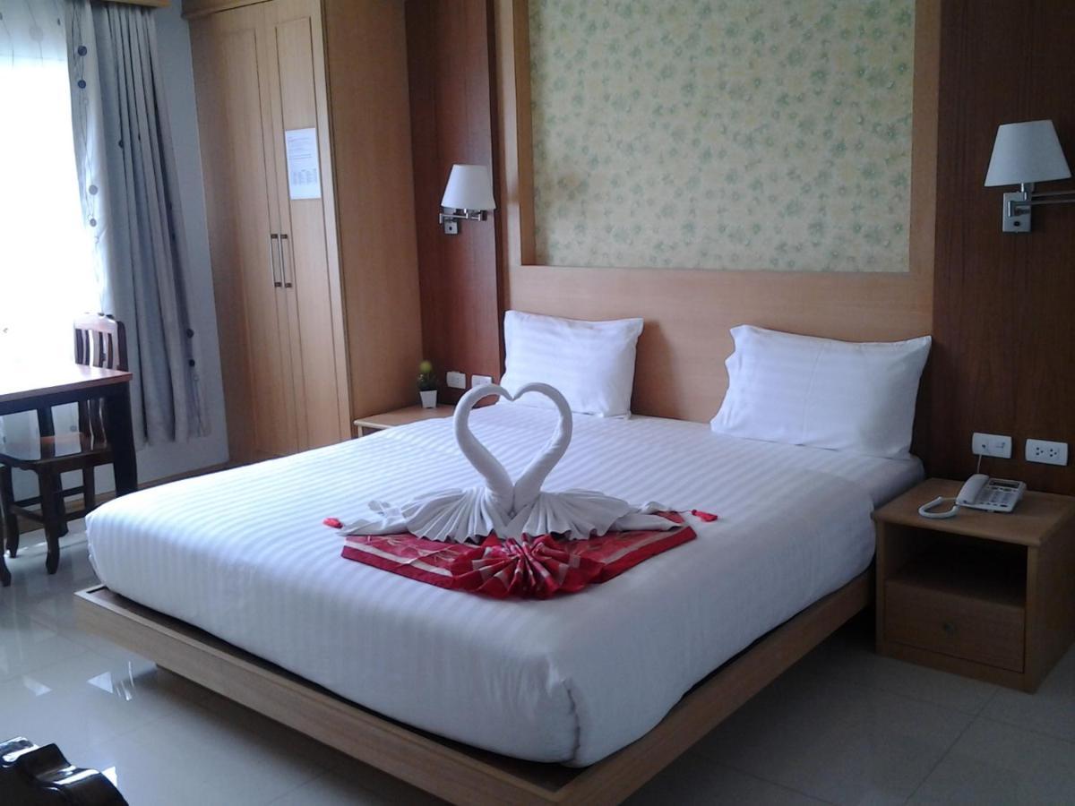 Green Harbor Hotel & Service Apartment Patong Extérieur photo