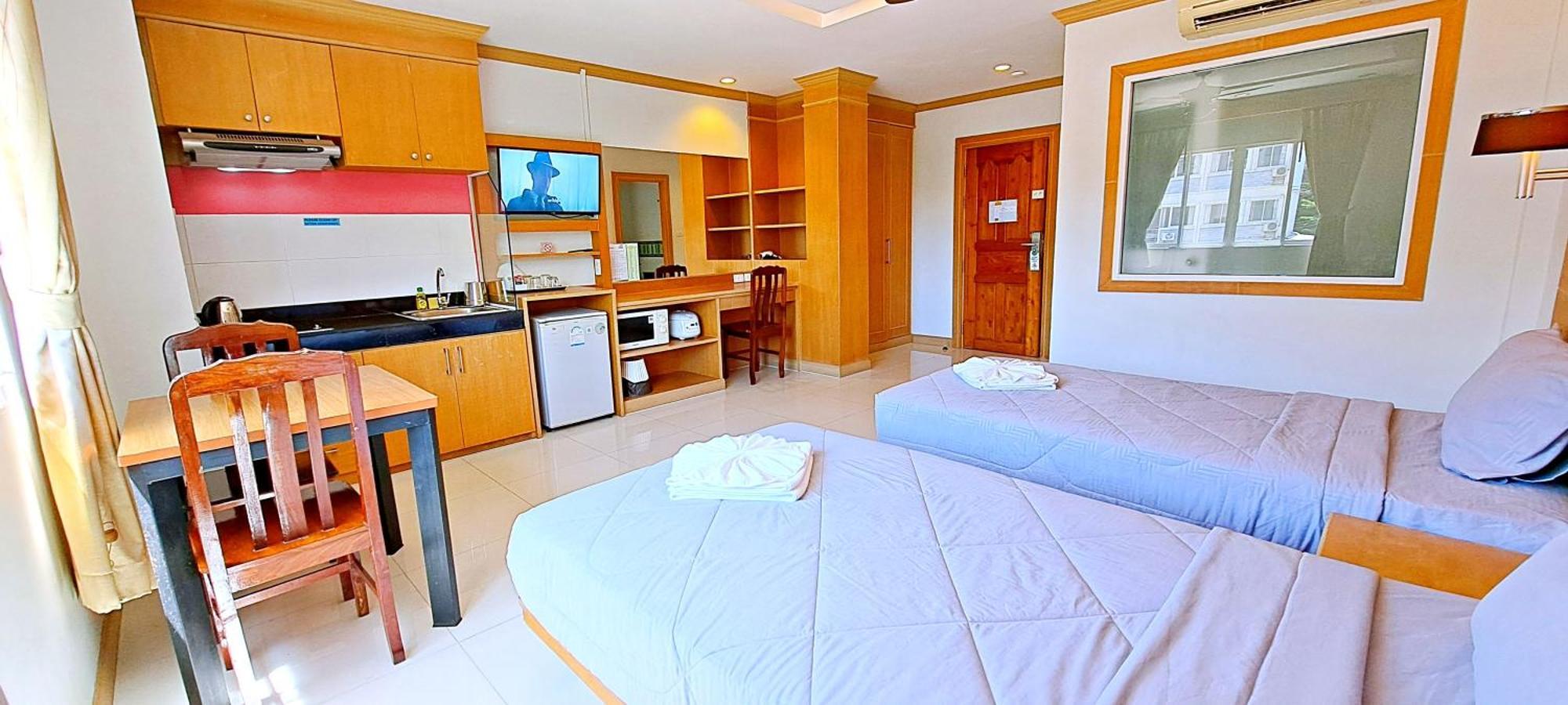 Green Harbor Hotel & Service Apartment Patong Extérieur photo