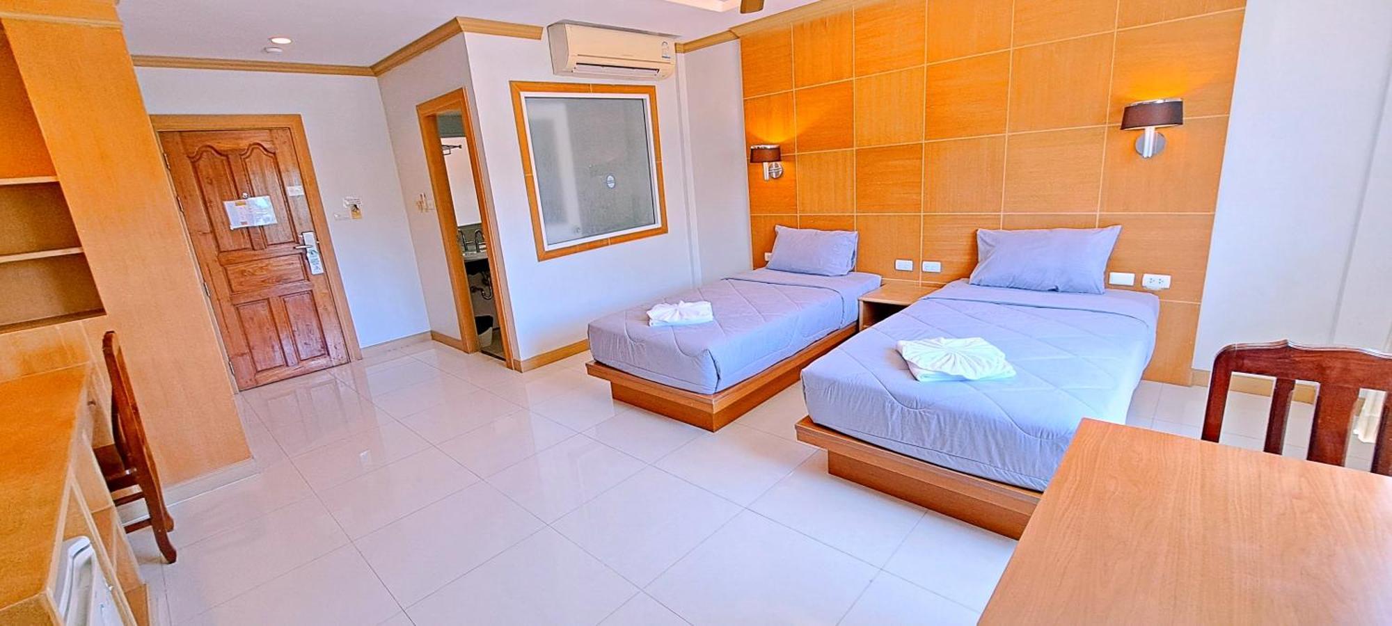 Green Harbor Hotel & Service Apartment Patong Extérieur photo