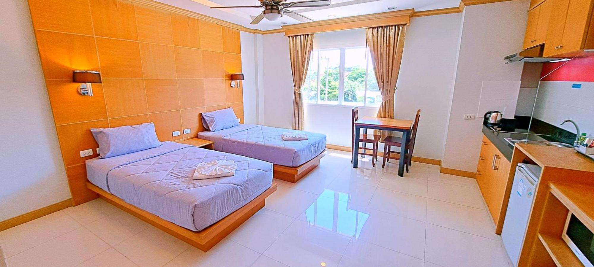 Green Harbor Hotel & Service Apartment Patong Extérieur photo