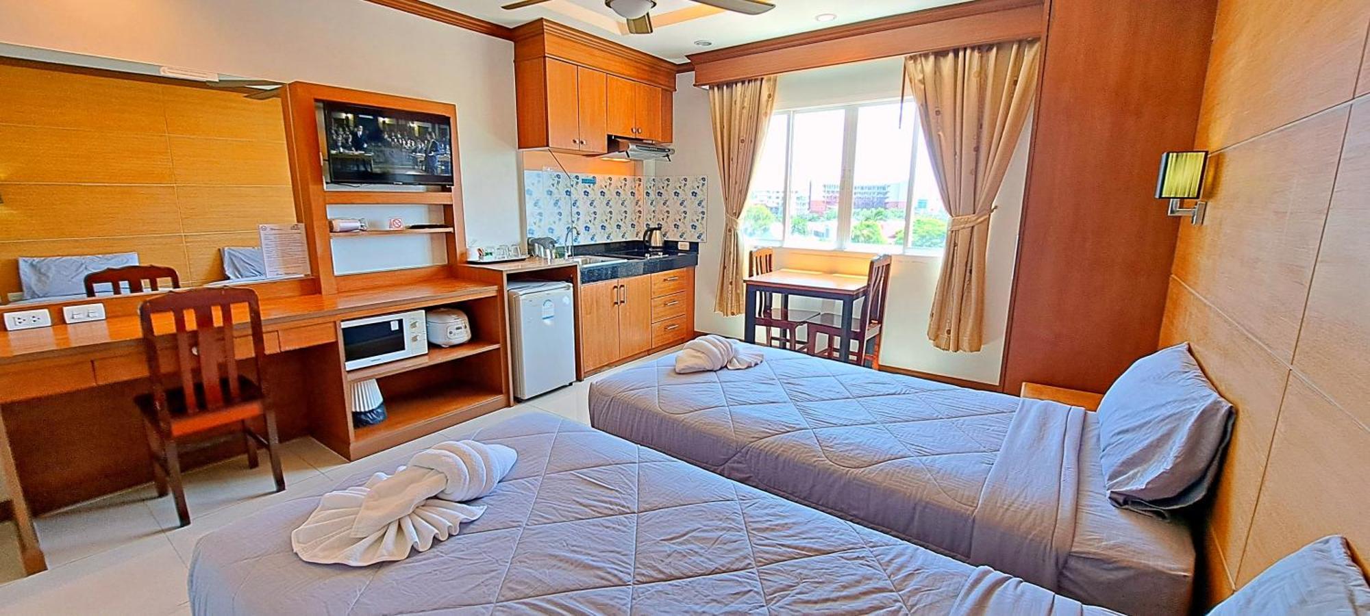 Green Harbor Hotel & Service Apartment Patong Extérieur photo
